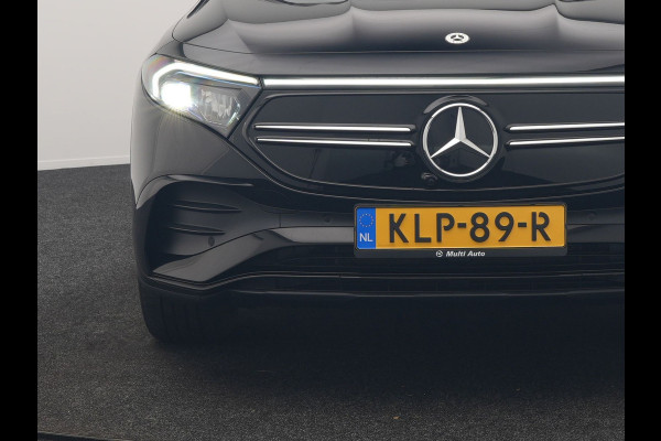 Mercedes-Benz EQB 300 4MATIC AMG Line 69,7 kWh 228pk Dealer O.H. | Trekhaak Af Fabriek | Camera | MBUX Widescreen Navi | Alcantara Sportstoelen Verwarmd | Sfeerverlichting | Night Pakket | Cruise Control | Virtual | DAB |