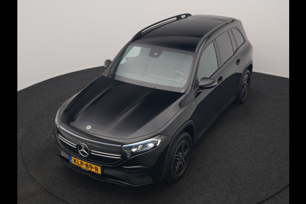 Mercedes-Benz EQB 300 4MATIC AMG Line 69,7 kWh 228pk Dealer O.H. | Trekhaak Af Fabriek | Camera | MBUX Widescreen Navi | Alcantara Sportstoelen Verwarmd | Sfeerverlichting | Night Pakket | Cruise Control | Virtual | DAB |