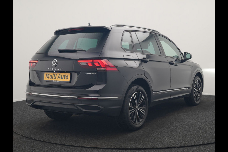 Volkswagen Tiguan 1.4 TSI eHybrid Life PHEV 245pk Dealer O.H. | Adaptive Cruise | 360 Camera | Stoelen & Stuur Verwarmd | Apple Carplay | Keyless | Blis | Navigatie | DAB | Virtual | Plug In Hybrid |
