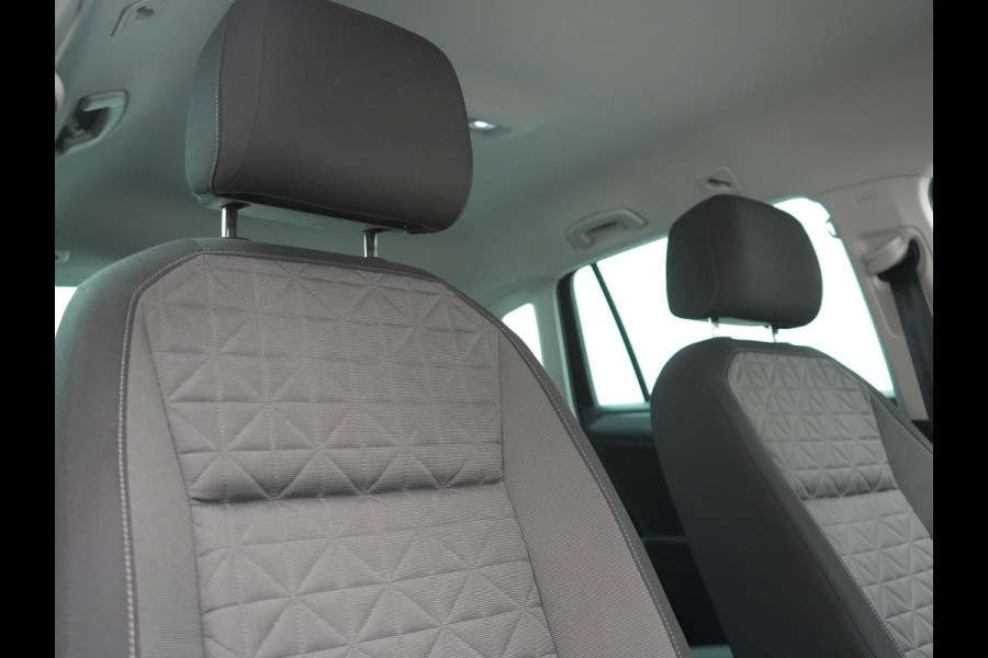 Volkswagen Tiguan 1.4 TSI eHybrid Life PHEV 245pk Dealer O.H. | Adaptive Cruise | 360 Camera | Stoelen & Stuur Verwarmd | Apple Carplay | Keyless | Blis | Navigatie | DAB | Virtual | Plug In Hybrid |