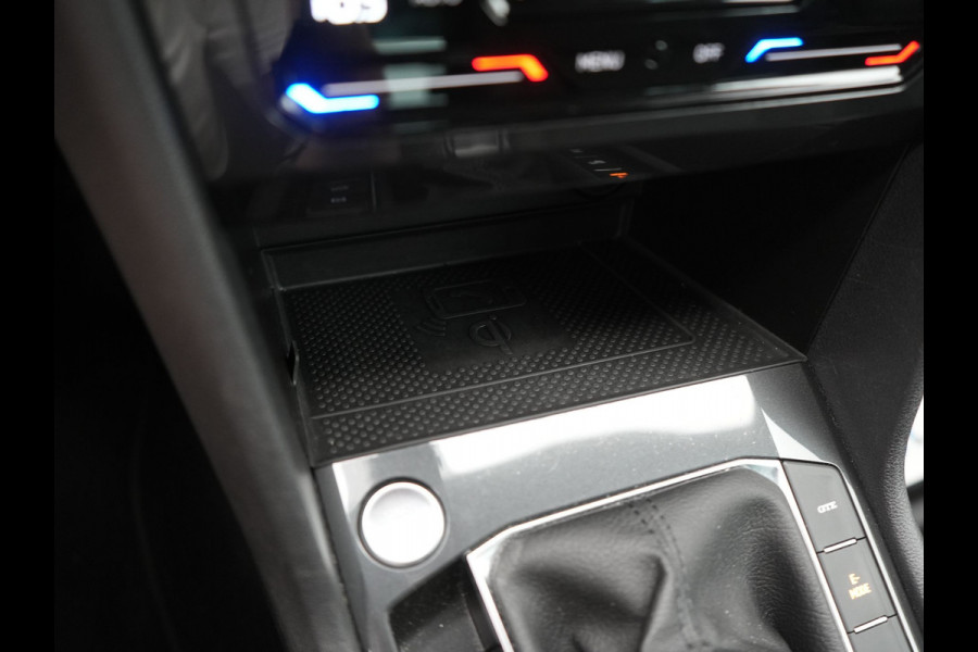 Volkswagen Tiguan 1.4 TSI eHybrid Life PHEV 245pk Dealer O.H. | Adaptive Cruise | 360 Camera | Stoelen & Stuur Verwarmd | Apple Carplay | Keyless | Blis | Navigatie | DAB | Virtual | Plug In Hybrid |
