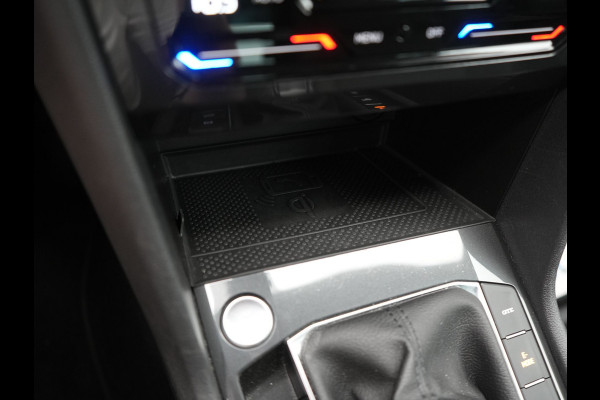 Volkswagen Tiguan 1.4 TSI eHybrid Life PHEV 245pk Dealer O.H. | Adaptive Cruise | 360 Camera | Stoelen & Stuur Verwarmd | Apple Carplay | Keyless | Blis | Navigatie | DAB | Virtual | Plug In Hybrid |