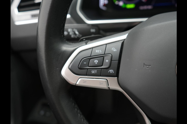 Volkswagen Tiguan 1.4 TSI eHybrid Life PHEV 245pk Dealer O.H. | Adaptive Cruise | 360 Camera | Stoelen & Stuur Verwarmd | Apple Carplay | Keyless | Blis | Navigatie | DAB | Virtual | Plug In Hybrid |