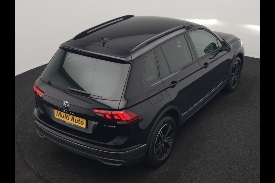 Volkswagen Tiguan 1.4 TSI eHybrid Life PHEV 245pk Dealer O.H. | Adaptive Cruise | 360 Camera | Stoelen & Stuur Verwarmd | Apple Carplay | Keyless | Blis | Navigatie | DAB | Virtual | Plug In Hybrid |