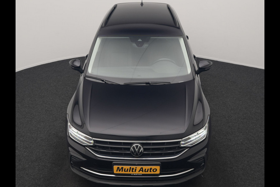 Volkswagen Tiguan 1.4 TSI eHybrid Life PHEV 245pk Dealer O.H. | Adaptive Cruise | 360 Camera | Stoelen & Stuur Verwarmd | Apple Carplay | Keyless | Blis | Navigatie | DAB | Virtual | Plug In Hybrid |