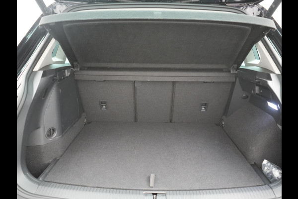 Volkswagen Tiguan 1.4 TSI eHybrid Life PHEV 245pk Dealer O.H. | Adaptive Cruise | 360 Camera | Stoelen & Stuur Verwarmd | Apple Carplay | Keyless | Blis | Navigatie | DAB | Virtual | Plug In Hybrid |