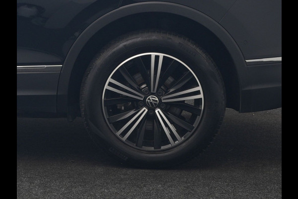 Volkswagen Tiguan 1.4 TSI eHybrid Life PHEV 245pk Dealer O.H. | Adaptive Cruise | 360 Camera | Stoelen & Stuur Verwarmd | Apple Carplay | Keyless | Blis | Navigatie | DAB | Virtual | Plug In Hybrid |