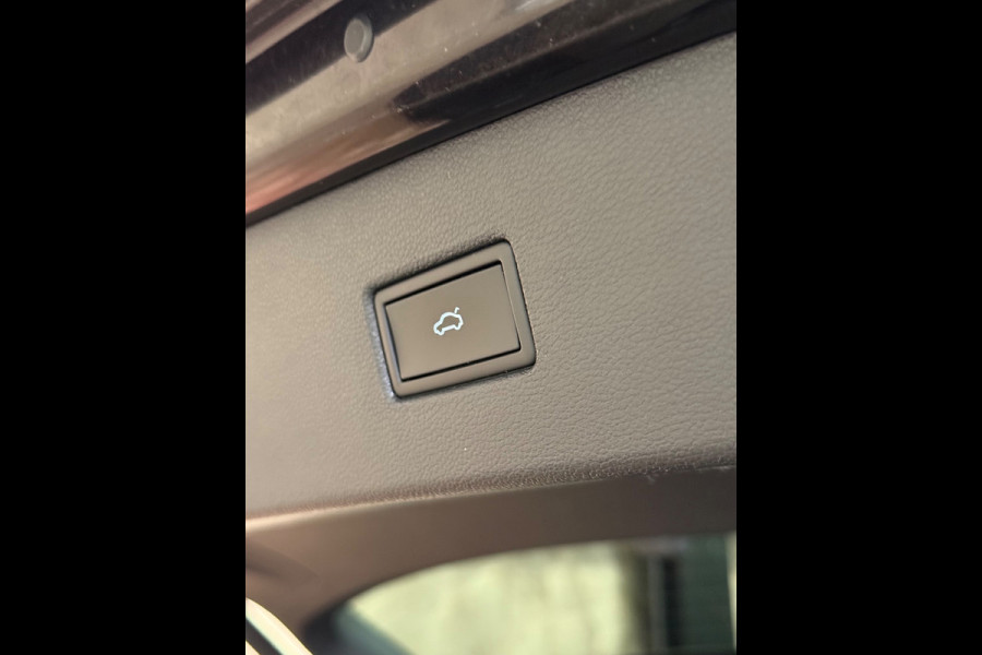 Volkswagen Tiguan 1.5 TSI Elegance | R line | Pano | Trekhaak | Stoel/Stuurverwarming | Carplay | Led