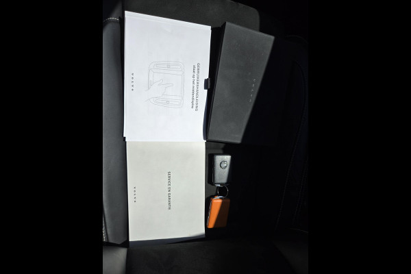 Volvo XC40 1.5 T5 Recharge R-Design NL-AUTO | PANODAK | TREKHAAK | 1/2 LEDER