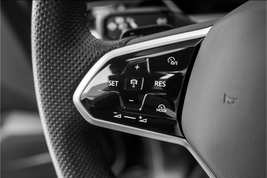 Volkswagen Touareg 3.0 TSi eHybrid 4MOTION R Black Style Pano Nachtzicht
