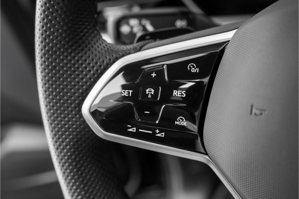 Volkswagen Touareg 3.0 TSi eHybrid 4MOTION R Black Style Pano Nachtzicht