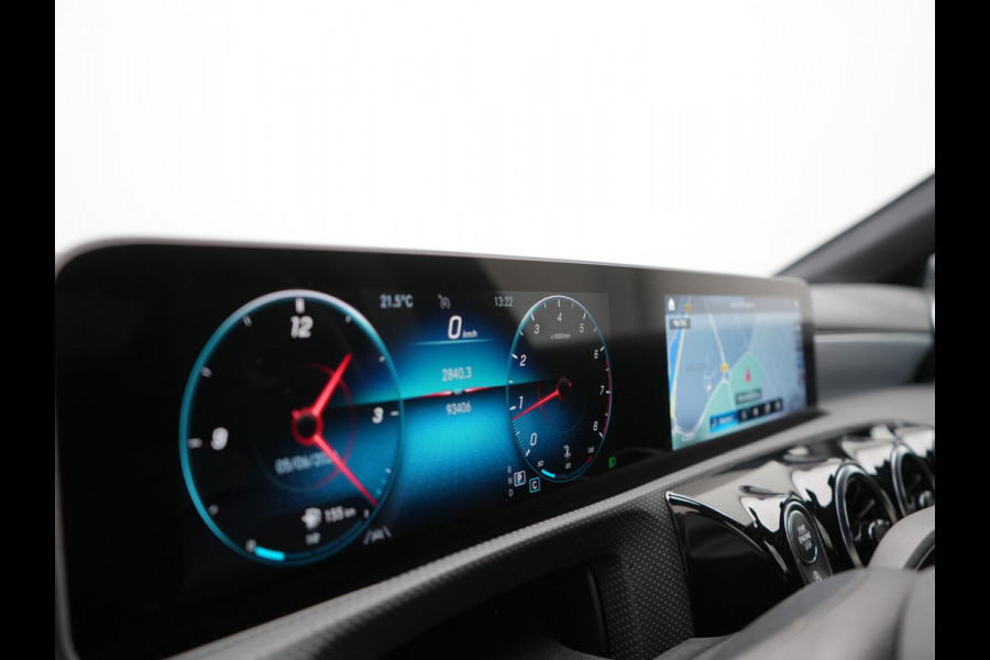 Mercedes-Benz CLA-Klasse 200 Advantage 164pk | Trekhaak | Camera | Widescreen Navi | Park Assist | Apple Carplay | Cruise Control | Lane Assist | DAB | 18"L.M " |