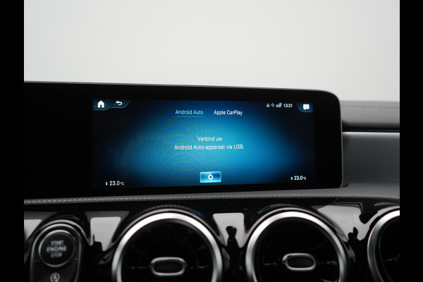 Mercedes-Benz CLA-Klasse 200 Advantage 164pk | Trekhaak | Camera | Widescreen Navi | Park Assist | Apple Carplay | Cruise Control | Lane Assist | DAB | 18"L.M " |