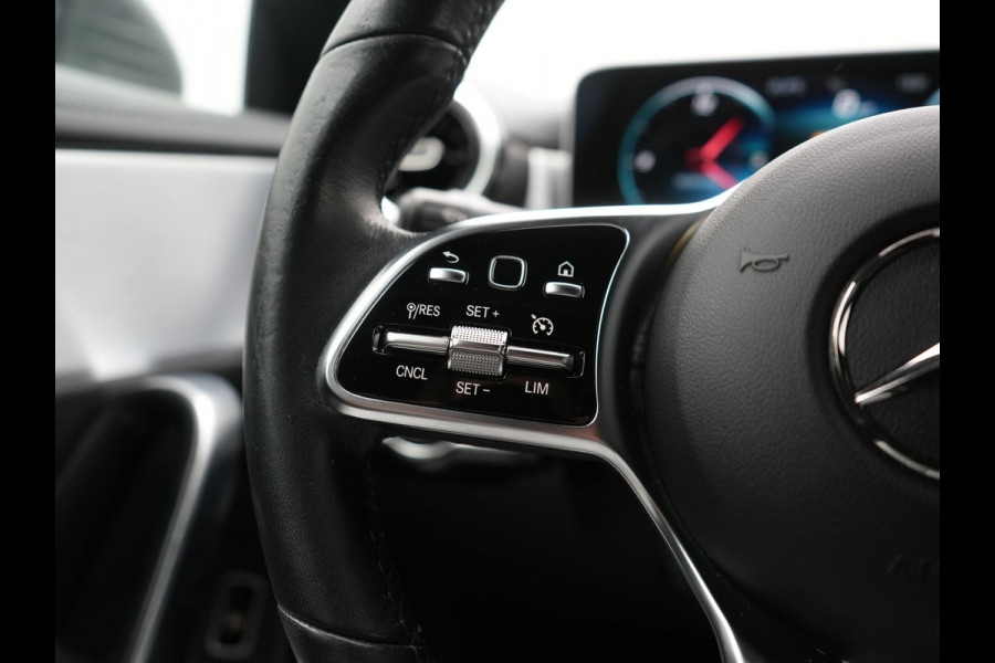 Mercedes-Benz CLA-Klasse 200 Advantage 164pk | Trekhaak | Camera | Widescreen Navi | Park Assist | Apple Carplay | Cruise Control | Lane Assist | DAB | 18"L.M " |