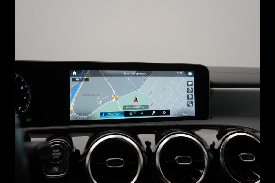 Mercedes-Benz CLA-Klasse 200 Advantage 164pk | Trekhaak | Camera | Widescreen Navi | Park Assist | Apple Carplay | Cruise Control | Lane Assist | DAB | 18"L.M " |