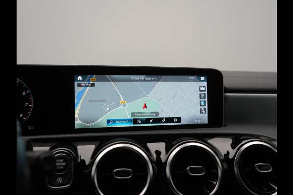 Mercedes-Benz CLA-Klasse 200 Advantage 164pk | Trekhaak | Camera | Widescreen Navi | Park Assist | Apple Carplay | Cruise Control | Lane Assist | DAB | 18"L.M " |