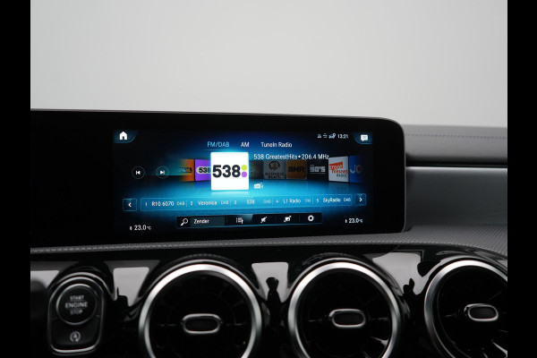 Mercedes-Benz CLA-Klasse 200 Advantage 164pk | Trekhaak | Camera | Widescreen Navi | Park Assist | Apple Carplay | Cruise Control | Lane Assist | DAB | 18"L.M " |