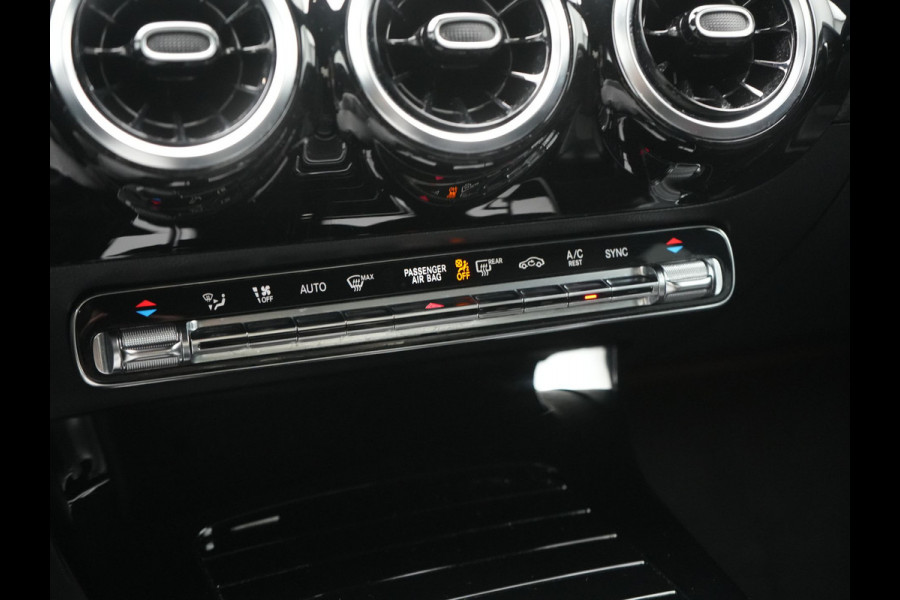 Mercedes-Benz CLA-Klasse 200 Advantage 164pk | Trekhaak | Camera | Widescreen Navi | Park Assist | Apple Carplay | Cruise Control | Lane Assist | DAB | 18"L.M " |