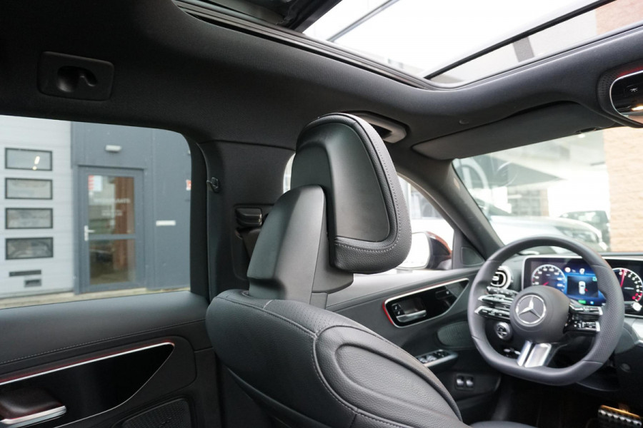 Mercedes-Benz C-Klasse Estate 300 e AMG Line *NL AUTO*  PANO / TREKHAAK / LEDER / SFEERVERLICHTING