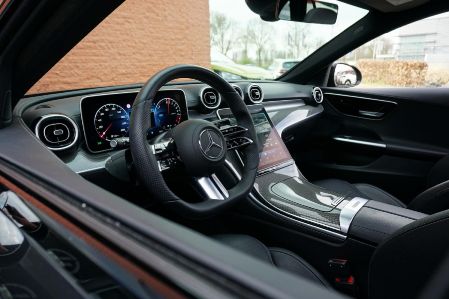 Mercedes-Benz C-Klasse Estate 300 e AMG Line *NL AUTO*  PANO / TREKHAAK / LEDER / SFEERVERLICHTING