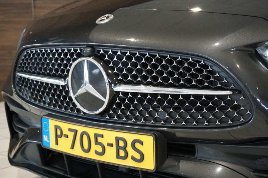 Mercedes-Benz C-Klasse Estate 300 e AMG Line *NL AUTO*  PANO / TREKHAAK / LEDER / SFEERVERLICHTING