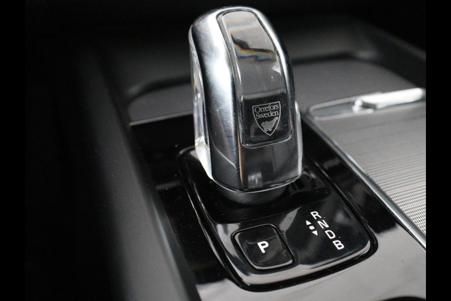 Volvo XC60 2.0 T8 Twin Engine AWD Inscription | SOH 88% | Panoramadak | Trekhaak | Head-Up | Carplay | Adaptive cruise | 360 Camera | Leder | Stoelverwarming | Harman/Kardon | Navigatie | Memory | Full LED | PHEV | Plug In