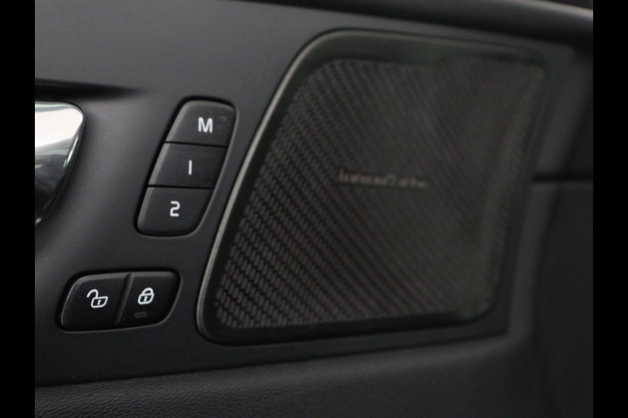 Volvo XC60 2.0 T8 Twin Engine AWD Inscription | SOH 88% | Panoramadak | Trekhaak | Head-Up | Carplay | Adaptive cruise | 360 Camera | Leder | Stoelverwarming | Harman/Kardon | Navigatie | Memory | Full LED | PHEV | Plug In