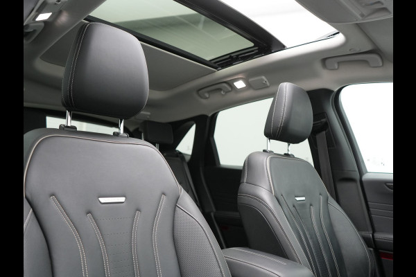 Ford Kuga 2.5 Vignale PHEV 225pk Dealer O.H. | Trekhaak Afn. | Panodak | Adaptive Cruise | Head Up | 360 Camera | Bang & Olufsen | Lederen Sportstoelen Memory & Verwarmd | Keyless | Achterbank Verwarmd | Blis | Stuur Verwarmd | Navigatie | DAB | Plug In Hybrid |