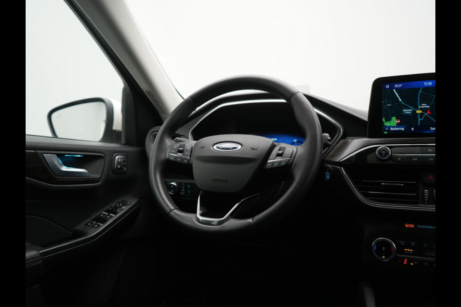Ford Kuga 2.5 Vignale PHEV 225pk Dealer O.H. | Trekhaak Afn. | Panodak | Adaptive Cruise | Head Up | 360 Camera | Bang & Olufsen | Lederen Sportstoelen Memory & Verwarmd | Keyless | Achterbank Verwarmd | Blis | Stuur Verwarmd | Navigatie | DAB | Plug In Hybrid |