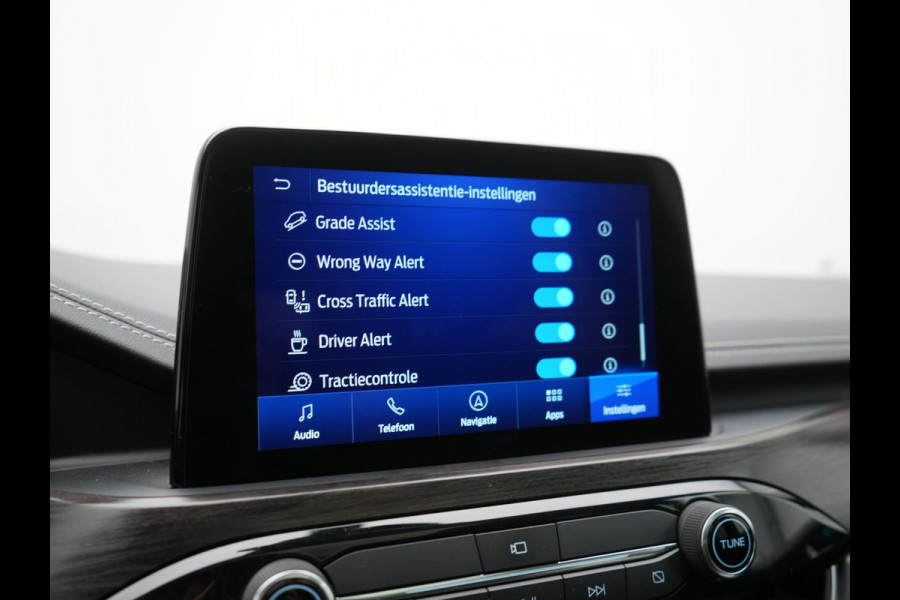 Ford Kuga 2.5 Vignale PHEV 225pk Dealer O.H. | Trekhaak Afn. | Panodak | Adaptive Cruise | Head Up | 360 Camera | Bang & Olufsen | Lederen Sportstoelen Memory & Verwarmd | Keyless | Achterbank Verwarmd | Blis | Stuur Verwarmd | Navigatie | DAB | Plug In Hybrid |