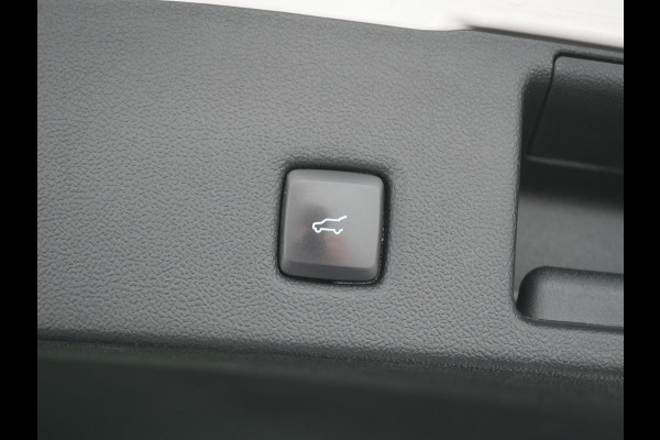 Ford Kuga 2.5 Vignale PHEV 225pk Dealer O.H. | Trekhaak Afn. | Panodak | Adaptive Cruise | Head Up | 360 Camera | Bang & Olufsen | Lederen Sportstoelen Memory & Verwarmd | Keyless | Achterbank Verwarmd | Blis | Stuur Verwarmd | Navigatie | DAB | Plug In Hybrid |