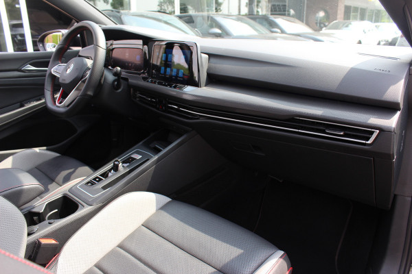 Volkswagen Golf 2.0 TSI GTI Clubsport / Full option! / Panoramadak / Camera / Head-up / Leder / Nurburgring / 19'' / Harman Kardon / Matrix LED / Stoelventilatie+Verwarming+Massage / Stuurverwarming / Dodehoek / DAB / ACC