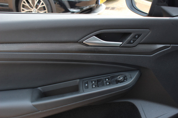Volkswagen Golf 2.0 TSI GTI Clubsport / Full option! / Panoramadak / Camera / Head-up / Leder / Nurburgring / 19'' / Harman Kardon / Matrix LED / Stoelventilatie+Verwarming+Massage / Stuurverwarming / Dodehoek / DAB / ACC