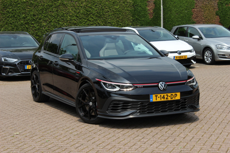 Volkswagen Golf 2.0 TSI GTI Clubsport / Full option! / Panoramadak / Camera / Head-up / Leder / Nurburgring / 19'' / Harman Kardon / Matrix LED / Stoelventilatie+Verwarming+Massage / Stuurverwarming / Dodehoek / DAB / ACC