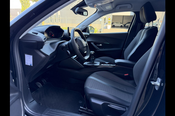 Peugeot 2008 1.2 PureTech Allure / DISTRIBUTIERIEM NIEUW / Apple CarPlay-Android / Stoelverwarming / ALL-Season / 1e Eigenaar