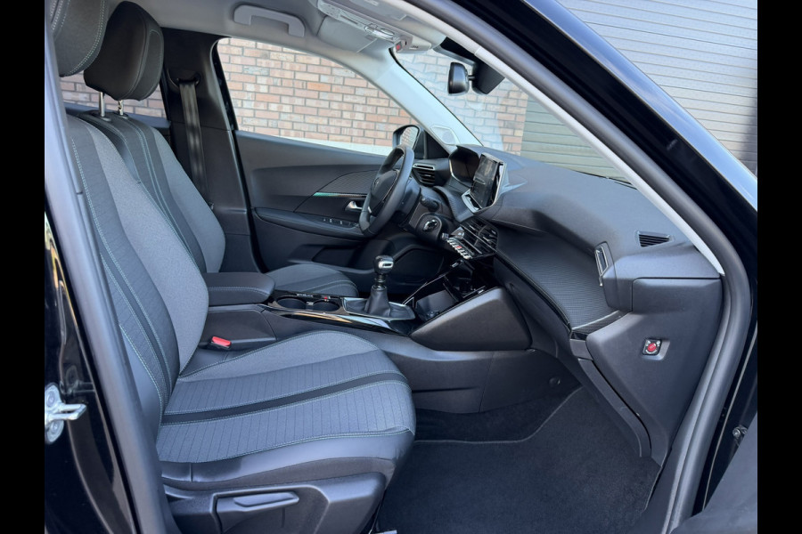 Peugeot 2008 1.2 PureTech Allure / DISTRIBUTIERIEM NIEUW / Apple CarPlay-Android / Stoelverwarming / ALL-Season / 1e Eigenaar