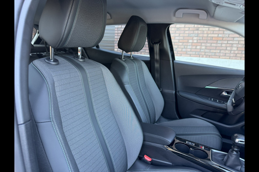 Peugeot 2008 1.2 PureTech Allure / DISTRIBUTIERIEM NIEUW / Apple CarPlay-Android / Stoelverwarming / ALL-Season / 1e Eigenaar