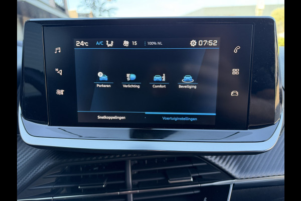 Peugeot 2008 1.2 PureTech Allure / DISTRIBUTIERIEM NIEUW / Apple CarPlay-Android / Stoelverwarming / ALL-Season / 1e Eigenaar