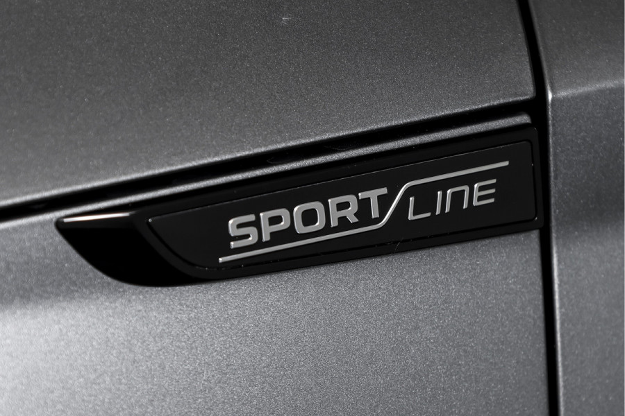 Škoda Octavia Combi 1.5 TSI MHEV 150 PK Sportline Business | S/K-Panodak | Elek. Trekhaak | Matrix Led | Adapt. Cruise | Winterpakket | 13 inch Navi | Camera | NAV + App. Connect | ECC | Elek. Klep | LM 18" | 5062