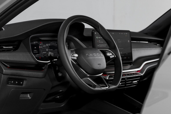 Škoda Octavia Combi 1.5 TSI MHEV 150 PK Sportline Business | Elek. Trekhaak | Matrix Led | Adapt. Cruise | Winterpakket | 13 inch Navi | Camera | NAV + App. Connect | ECC | Elek. Klep | LM 18" | 2748