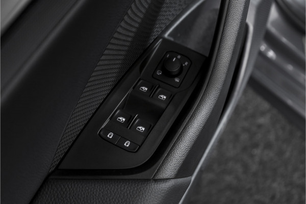 Škoda Octavia Combi 1.5 TSI MHEV 150 PK Sportline Business | S/K-Panodak | Elek. Trekhaak | Matrix Led | Adapt. Cruise | Winterpakket | 13 inch Navi | Camera | NAV + App. Connect | ECC | Elek. Klep | LM 18" | 5062