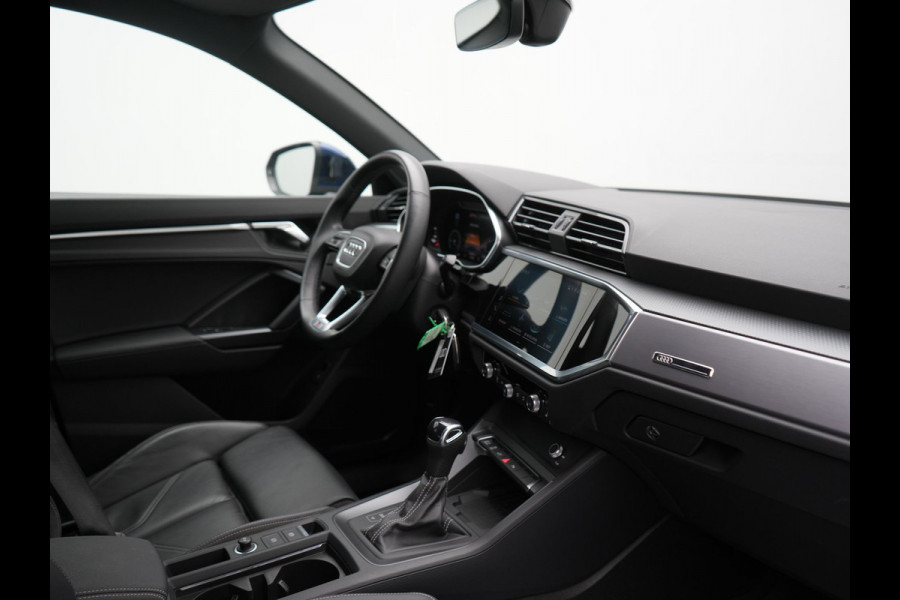 Audi Q3 45 TFSI e S-Line PHEV 245pk Dealer O.H Adaptive Cruise | Camera | Blis | S-line Interieur | Lederen Sportstoelen Verwarmd | Sportstuur | Navigatie | Virtual | DAB | 17"L.M |