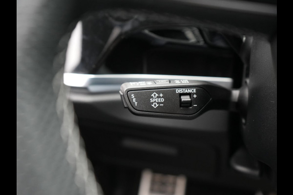 Audi Q3 45 TFSI e S-Line PHEV 245pk Dealer O.H Adaptive Cruise | Camera | Blis | S-line Interieur | Lederen Sportstoelen Verwarmd | Sportstuur | Navigatie | Virtual | DAB | 17"L.M |