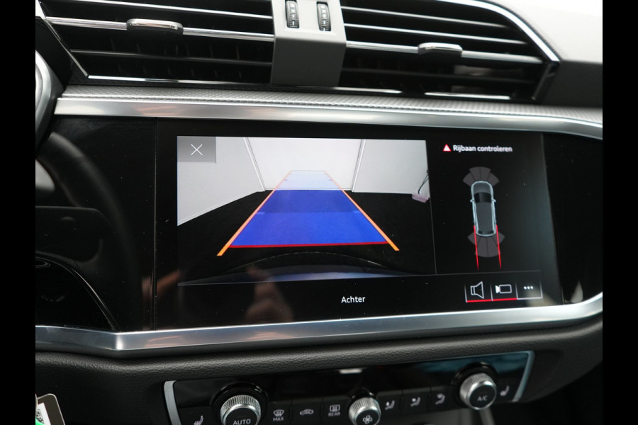 Audi Q3 45 TFSI e S-Line PHEV 245pk Dealer O.H Adaptive Cruise | Camera | Blis | S-line Interieur | Lederen Sportstoelen Verwarmd | Sportstuur | Navigatie | Virtual | DAB | 17"L.M |