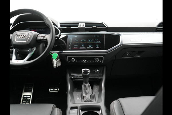 Audi Q3 45 TFSI e S-Line PHEV 245pk Dealer O.H Adaptive Cruise | Camera | Blis | S-line Interieur | Lederen Sportstoelen Verwarmd | Sportstuur | Navigatie | Virtual | DAB | 17"L.M |
