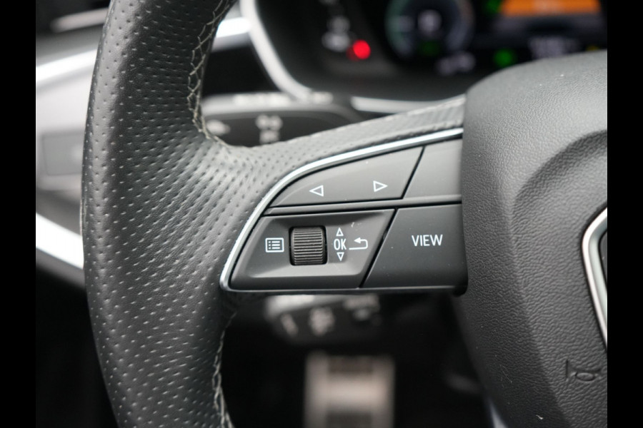 Audi Q3 45 TFSI e S-Line PHEV 245pk Dealer O.H Adaptive Cruise | Camera | Blis | S-line Interieur | Lederen Sportstoelen Verwarmd | Sportstuur | Navigatie | Virtual | DAB | 17"L.M |