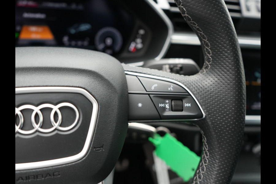 Audi Q3 45 TFSI e S-Line PHEV 245pk Dealer O.H Adaptive Cruise | Camera | Blis | S-line Interieur | Lederen Sportstoelen Verwarmd | Sportstuur | Navigatie | Virtual | DAB | 17"L.M |