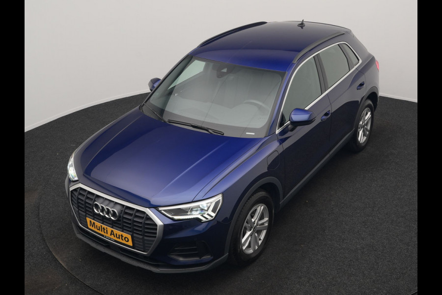 Audi Q3 45 TFSI e S-Line PHEV 245pk Dealer O.H Adaptive Cruise | Camera | Blis | S-line Interieur | Lederen Sportstoelen Verwarmd | Sportstuur | Navigatie | Virtual | DAB | 17"L.M |