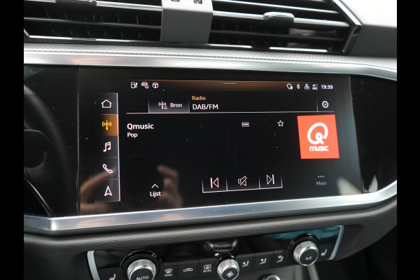 Audi Q3 45 TFSI e S-Line PHEV 245pk Dealer O.H Adaptive Cruise | Camera | Blis | S-line Interieur | Lederen Sportstoelen Verwarmd | Sportstuur | Navigatie | Virtual | DAB | 17"L.M |