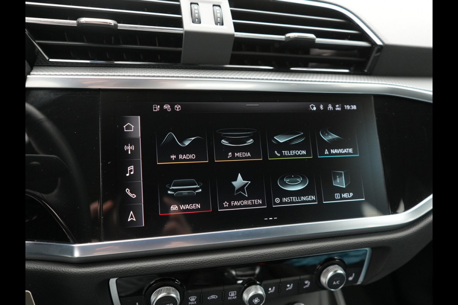 Audi Q3 45 TFSI e S-Line PHEV 245pk Dealer O.H Adaptive Cruise | Camera | Blis | S-line Interieur | Lederen Sportstoelen Verwarmd | Sportstuur | Navigatie | Virtual | DAB | 17"L.M |